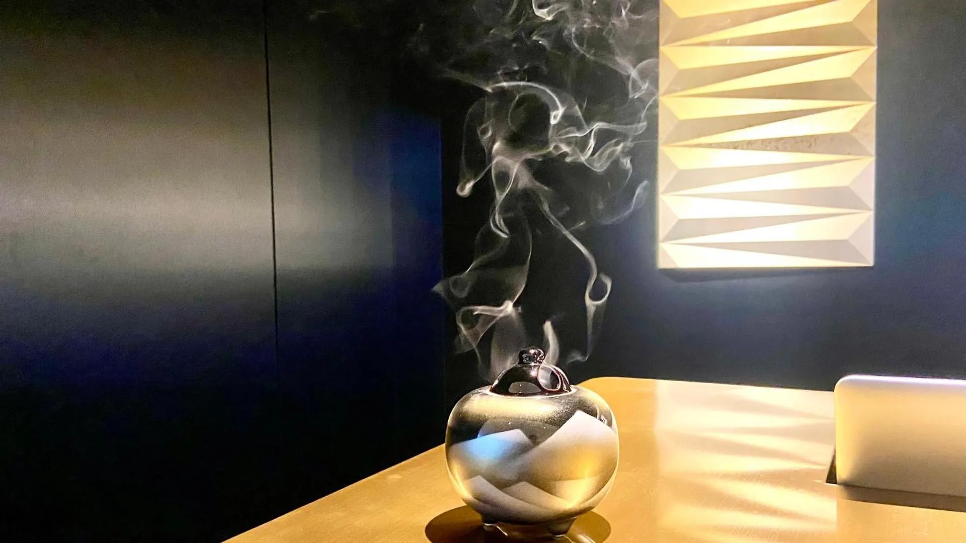 hotel MONday 京都烏丸二条